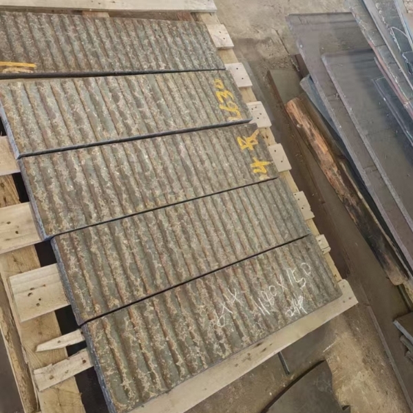 8+8堆焊復合耐磨板